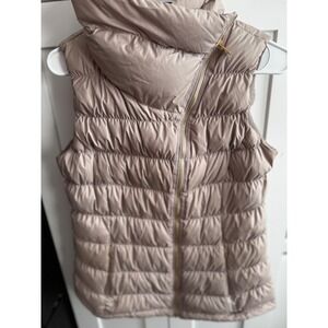 Athleta Sleeveless Quilted Puffer Vest in Taupe with Gold Zipper
